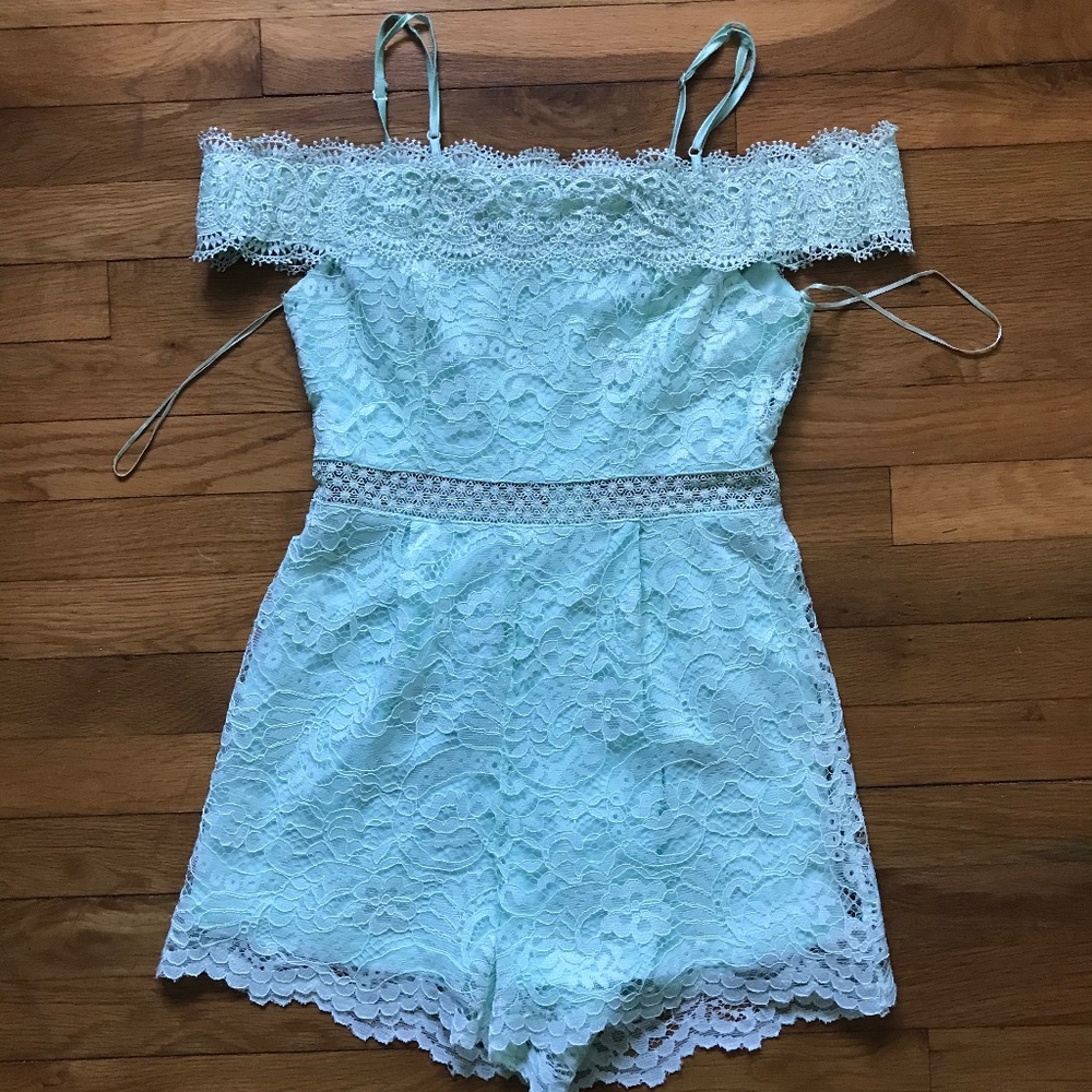 Francesca's Mint Green Romper Size Sm
